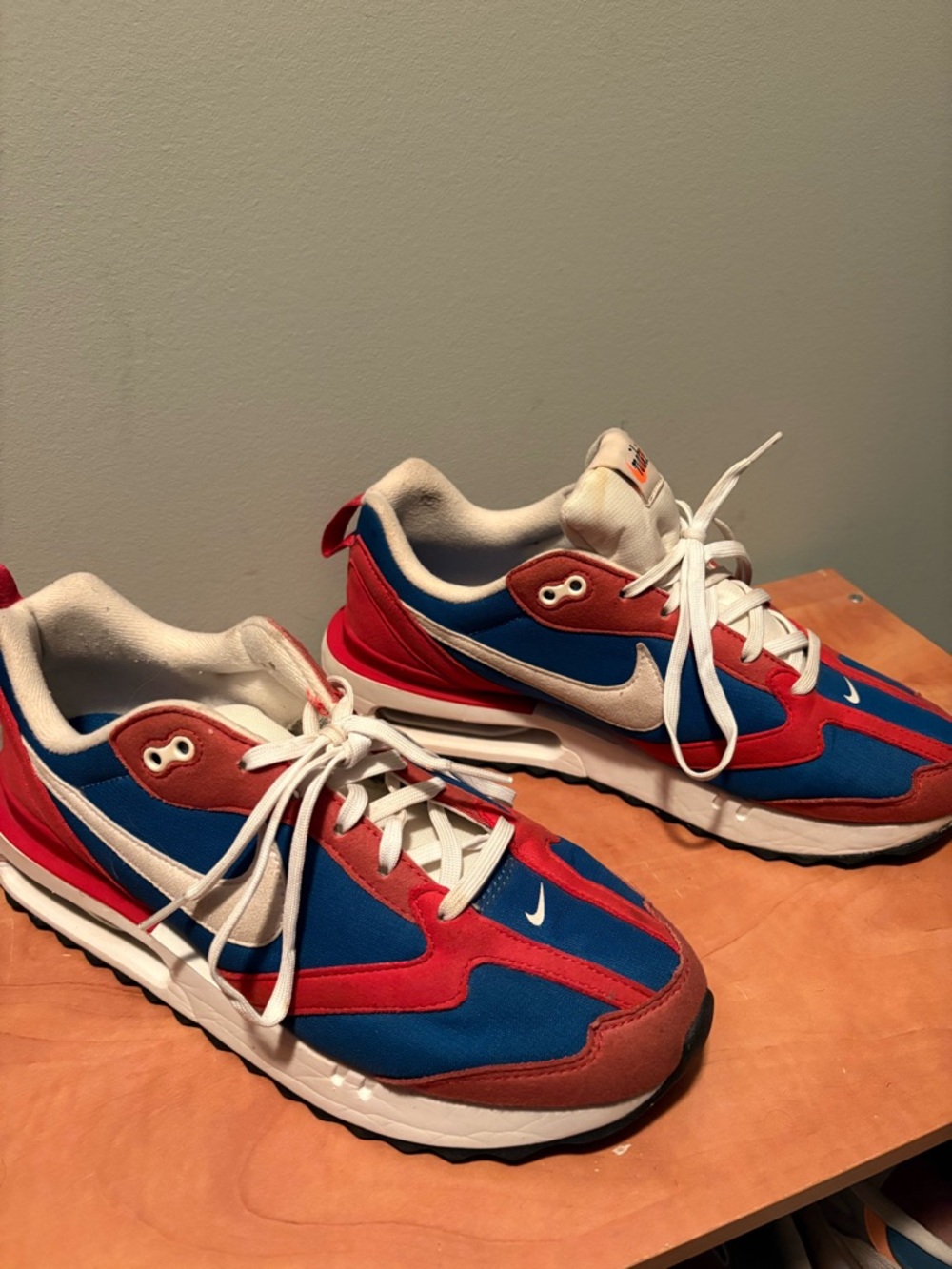 Nike Men’s Blue, Red & White Retro-Style Sneakers